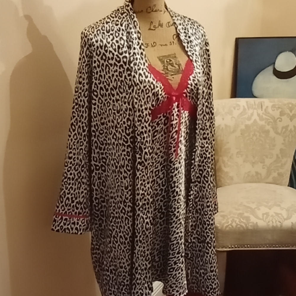 Animal Print Silky Lace Chemise and Robe